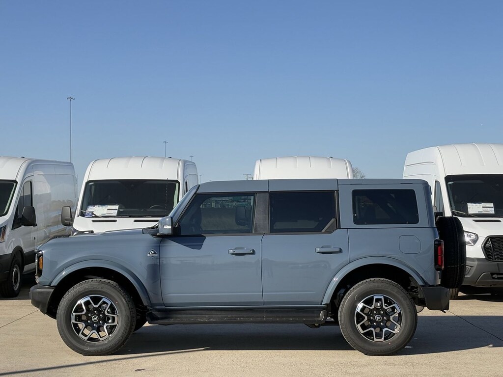 New 2025 Ford Bronco Outer Banks SUV