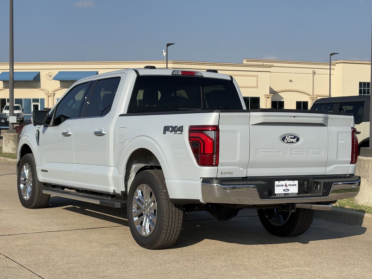 2025 Ford F-150 Lariat photo 3