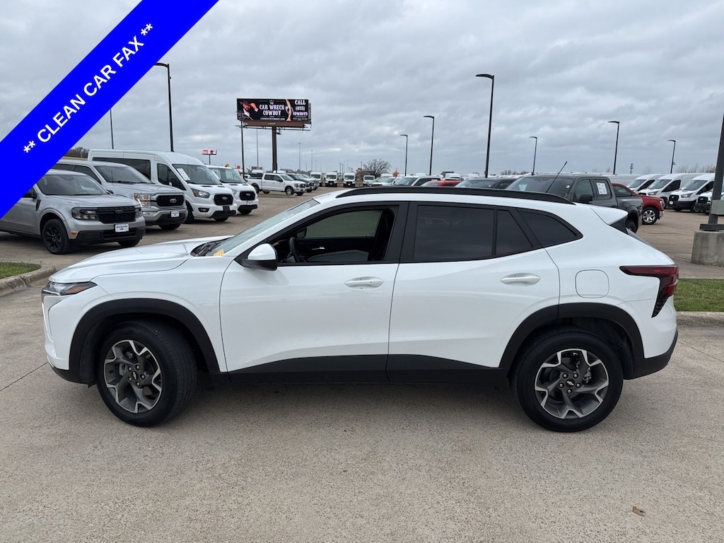 Used 2025 Chevrolet Trax LT SUV