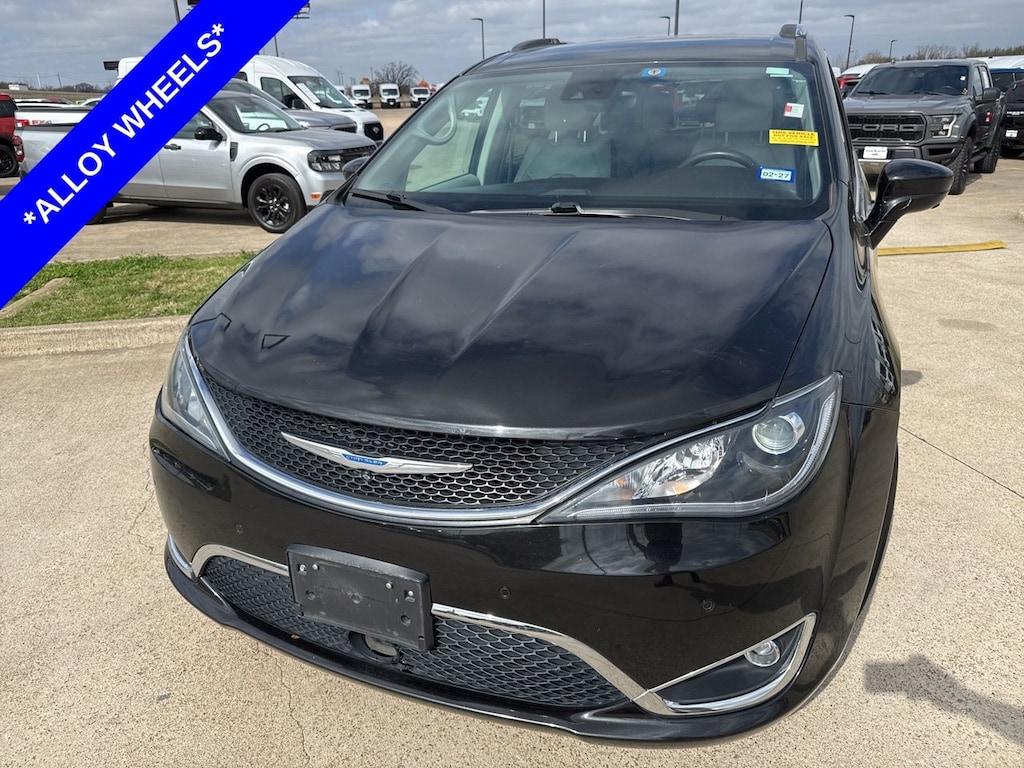 Used 2018 Chrysler