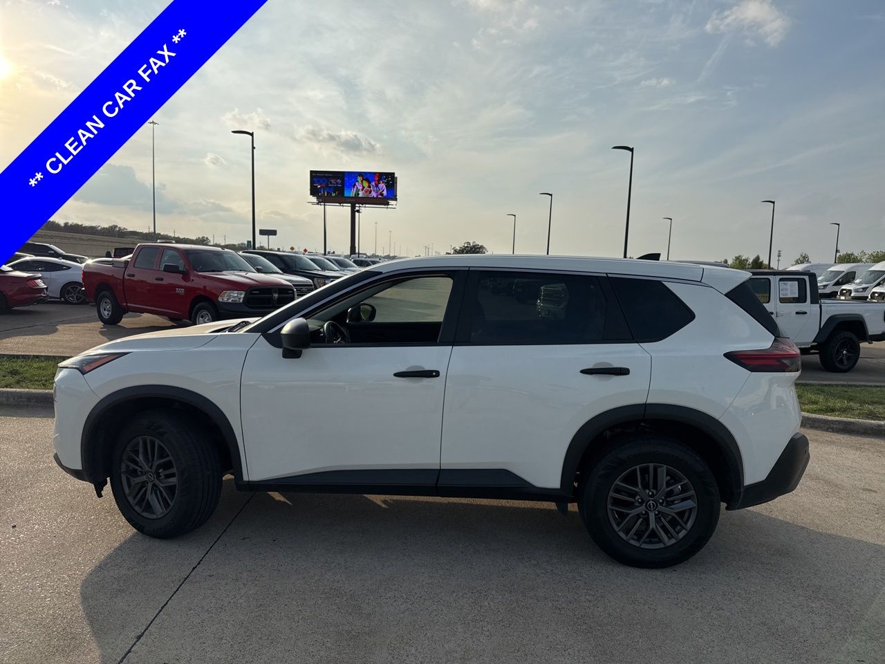 2023 Nissan Rogue S photo 3