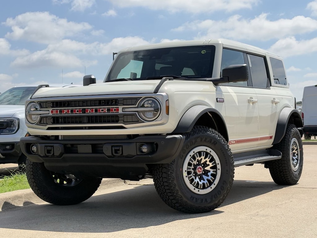 New 2026 Ford Bronco Outer Banks SUV