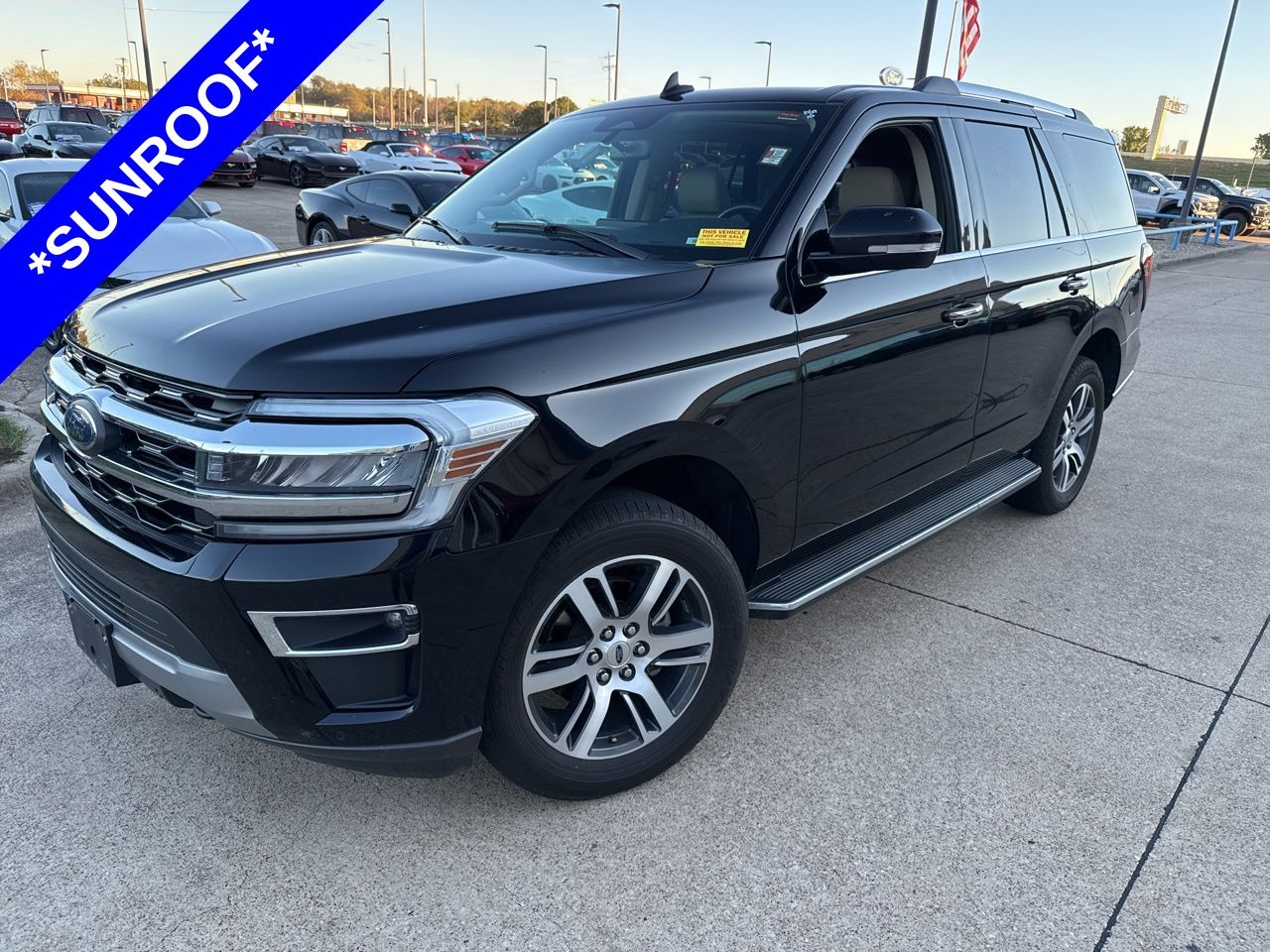 2023 Ford Expedition Limited's photo