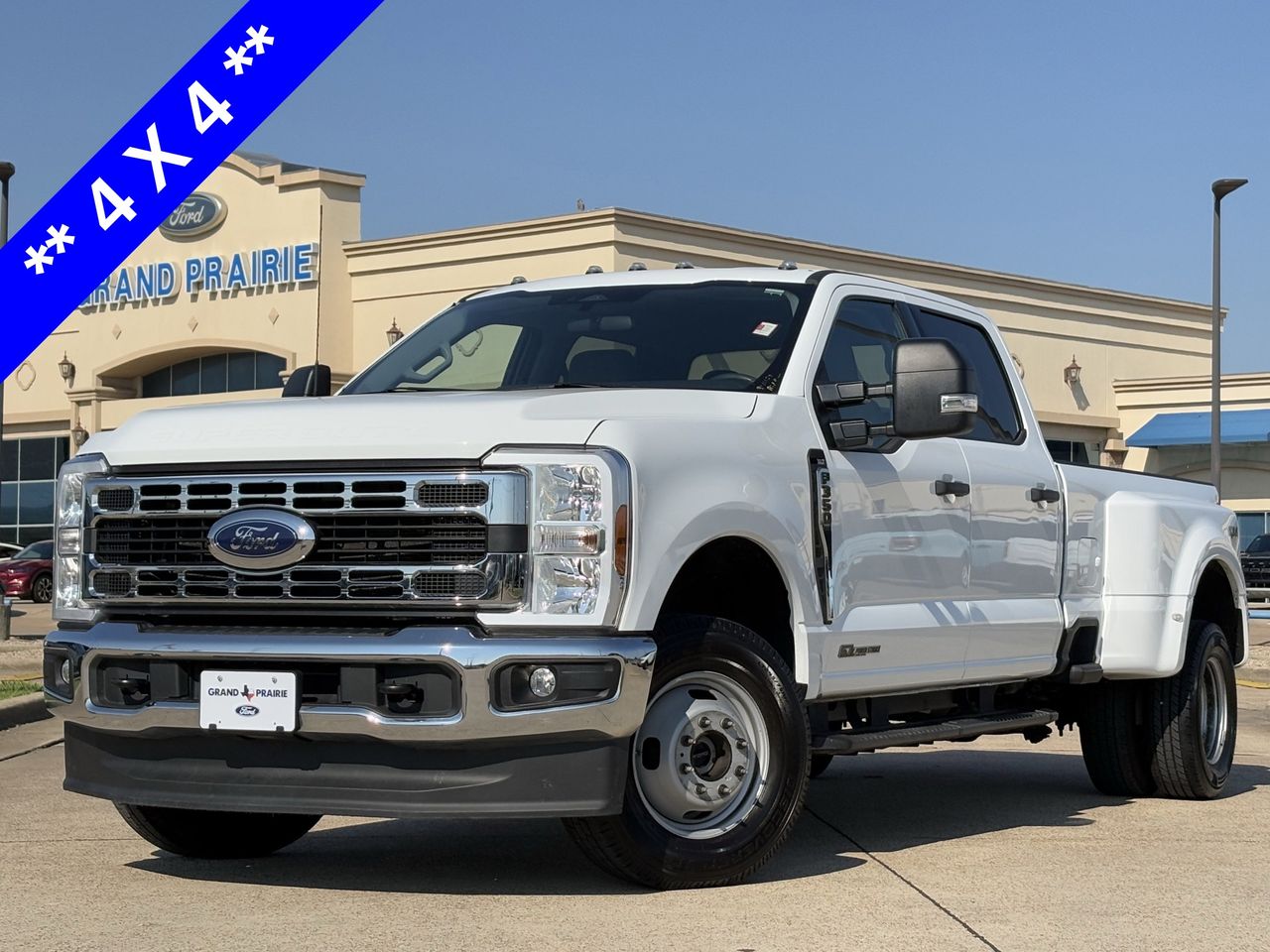 2024 Ford F-350 XLT photo 2