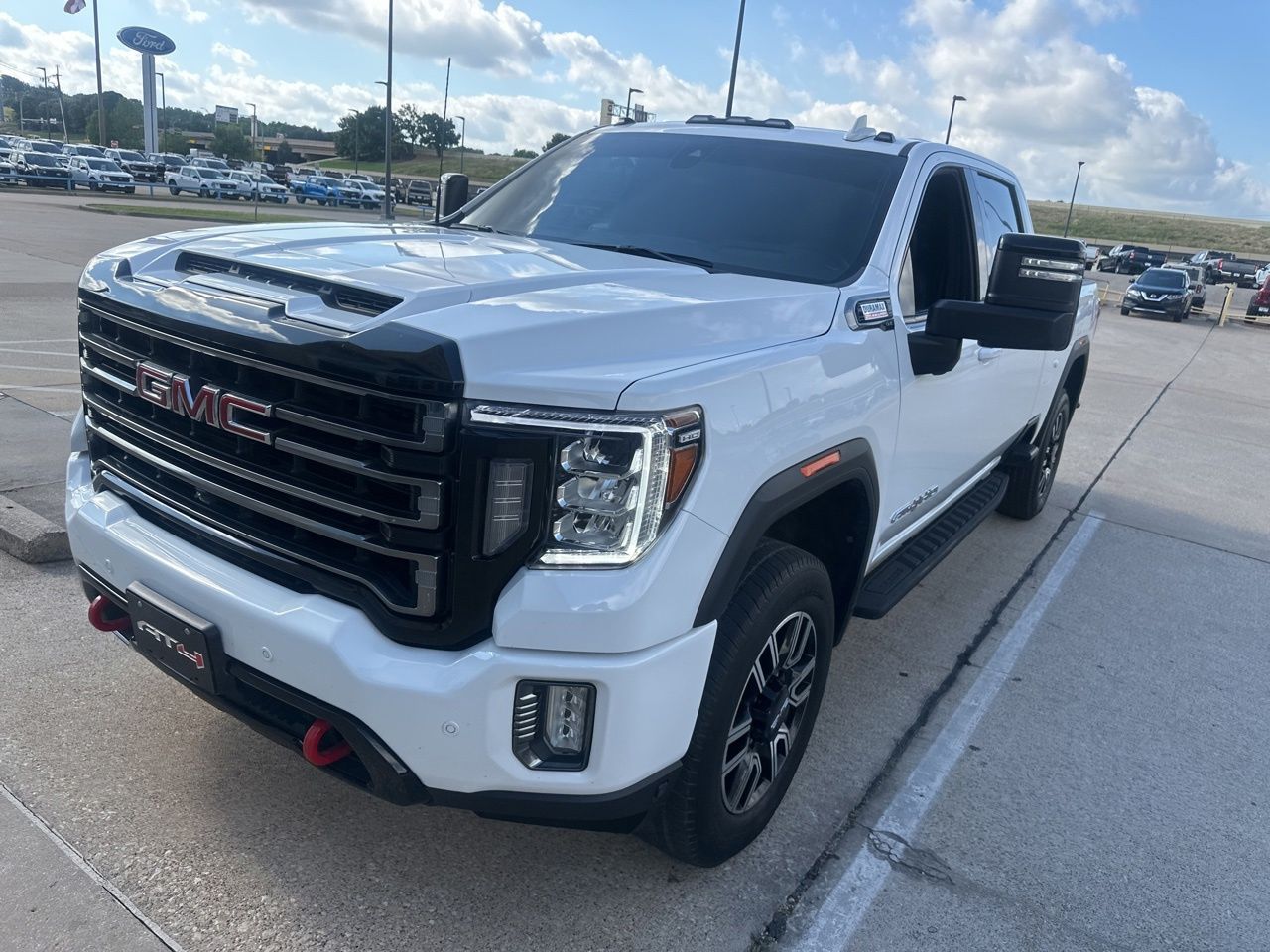2022 GMC Sierra 4WD Crew Cab Standard Box AT4's photo