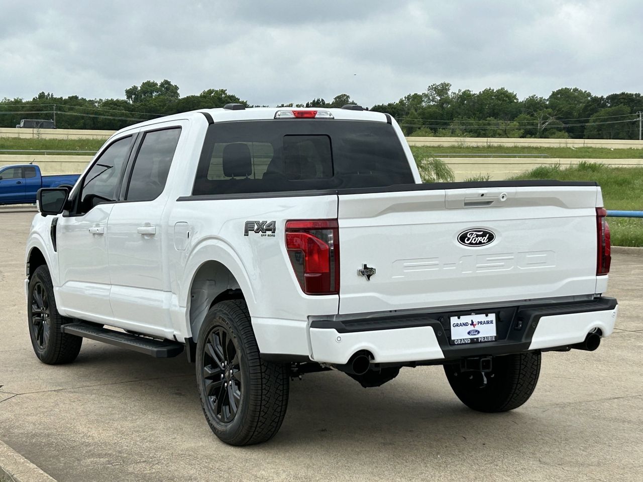 2025 Ford F-150 XLT photo 3