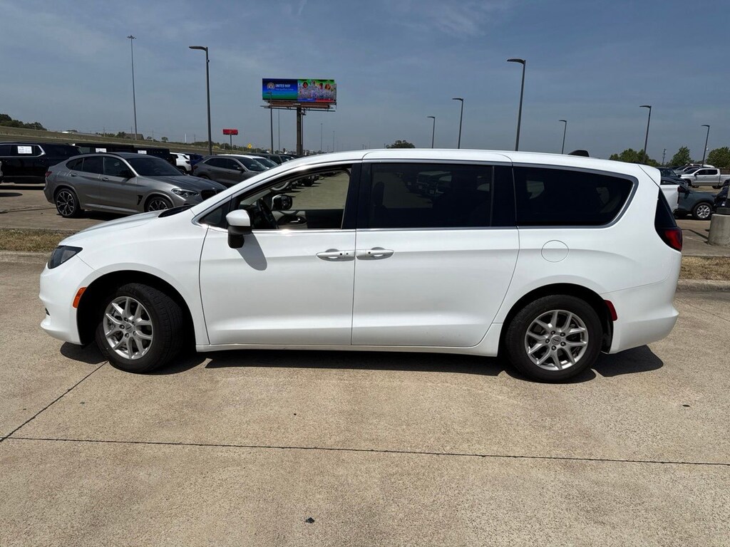 Used 2023 Chrysler