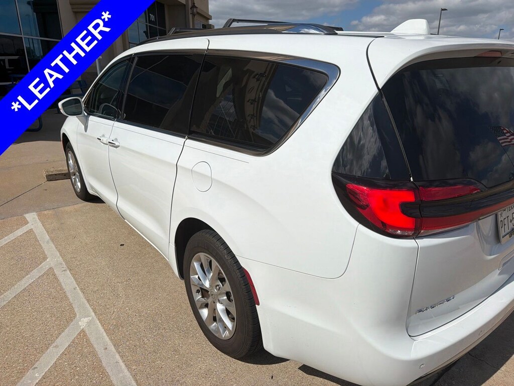 Used 2021 Chrysler Pacifica Touring L Van Passenger Van