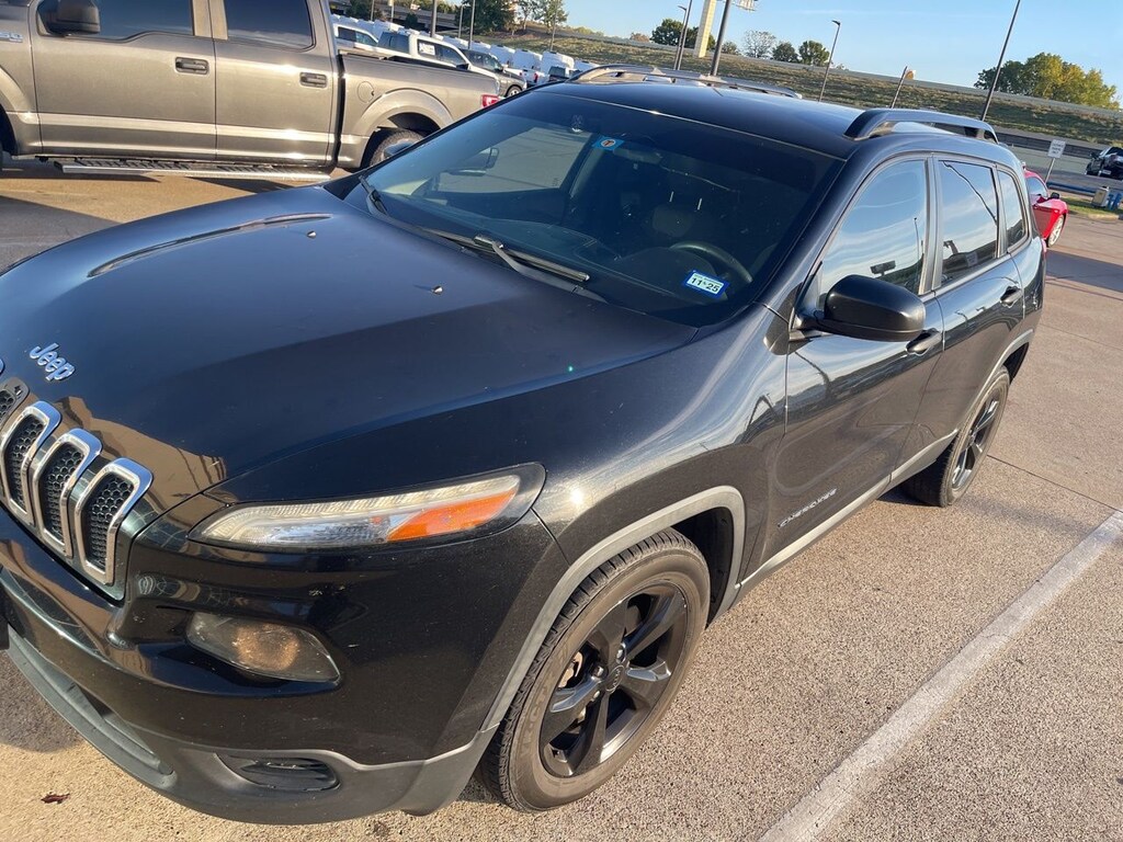 Used 2016 Jeep Cherokee Sport SUV