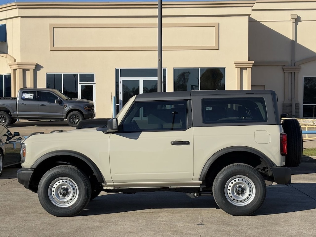 New 2025 Ford Bronco Base SUV