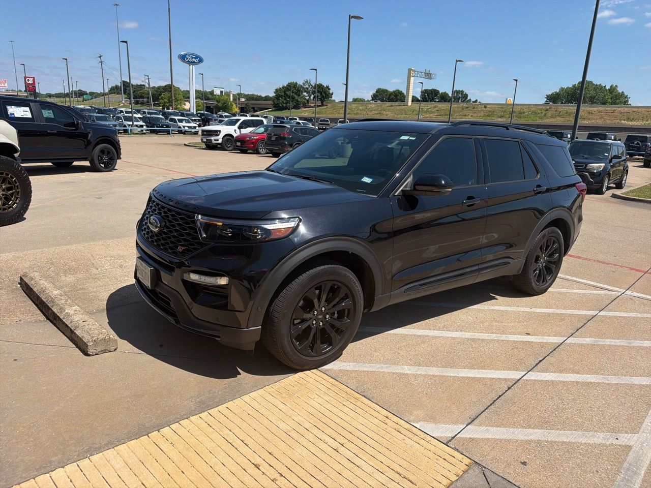 2020 Ford Explorer ST 4WD's photo