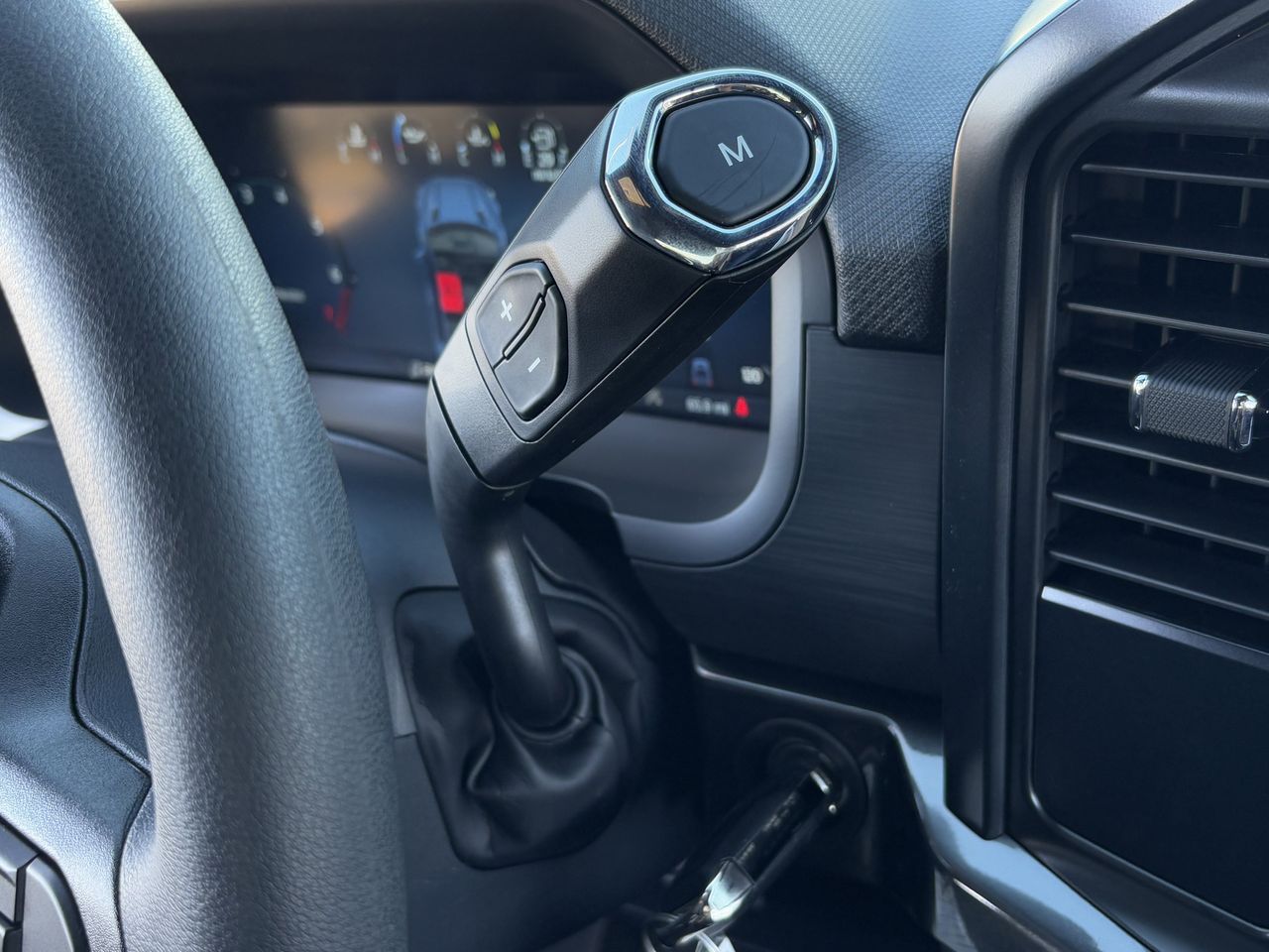 2025 Ford F-150 STX - Photo 16