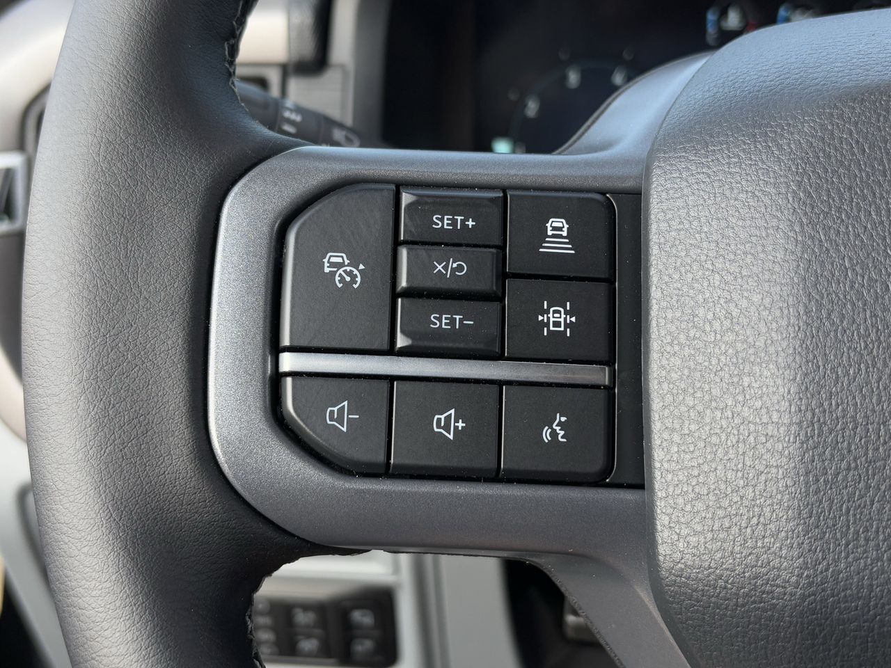 2025 Ford F-150 XLT - Photo 15