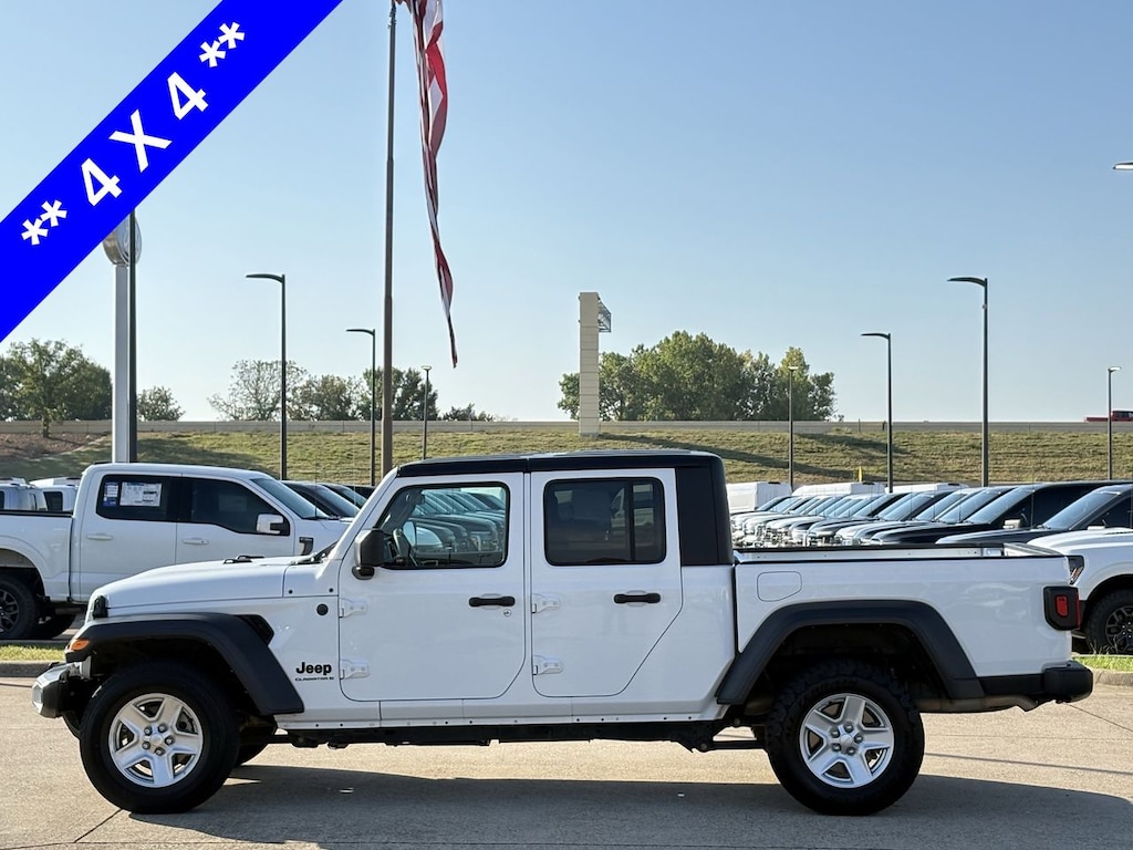 Used 2023 Jeep Gladiator Sport Truck Crew Cab
