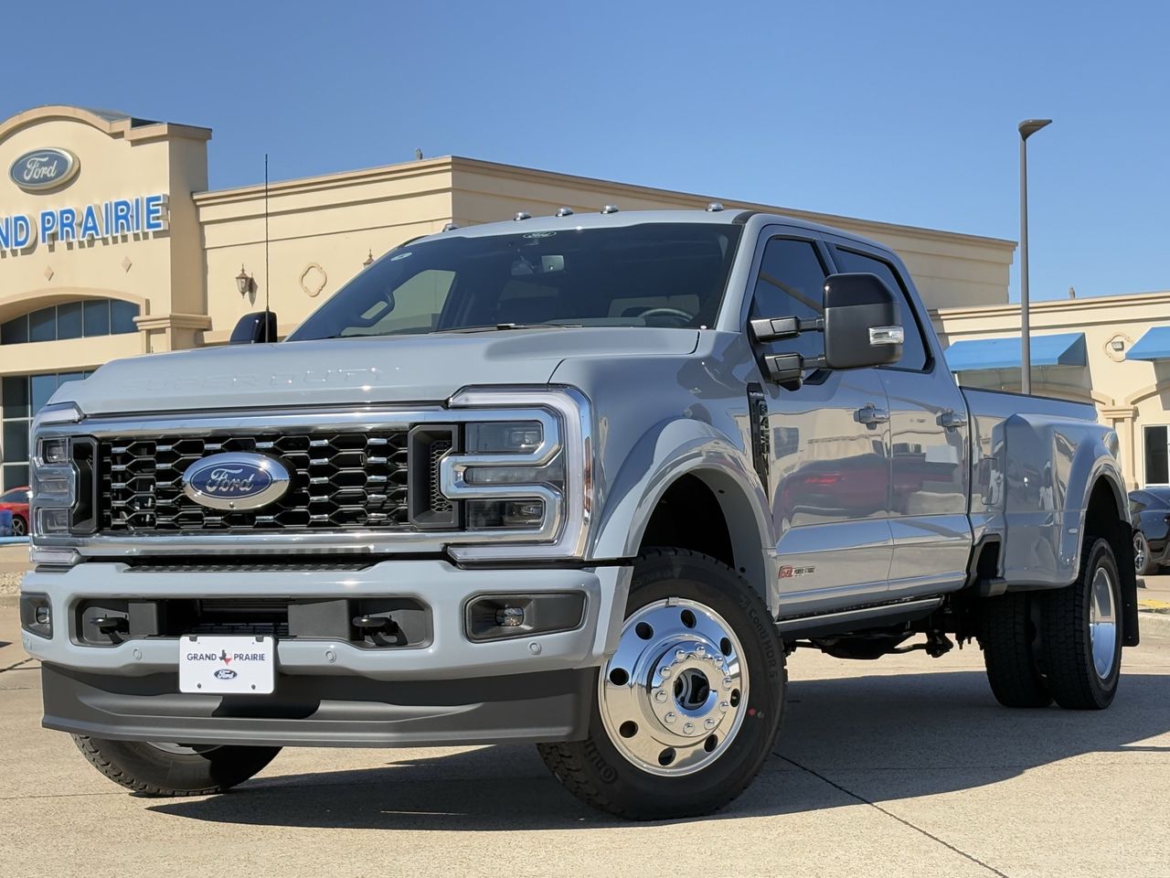 2026 Ford F-450 Platinum photo 2