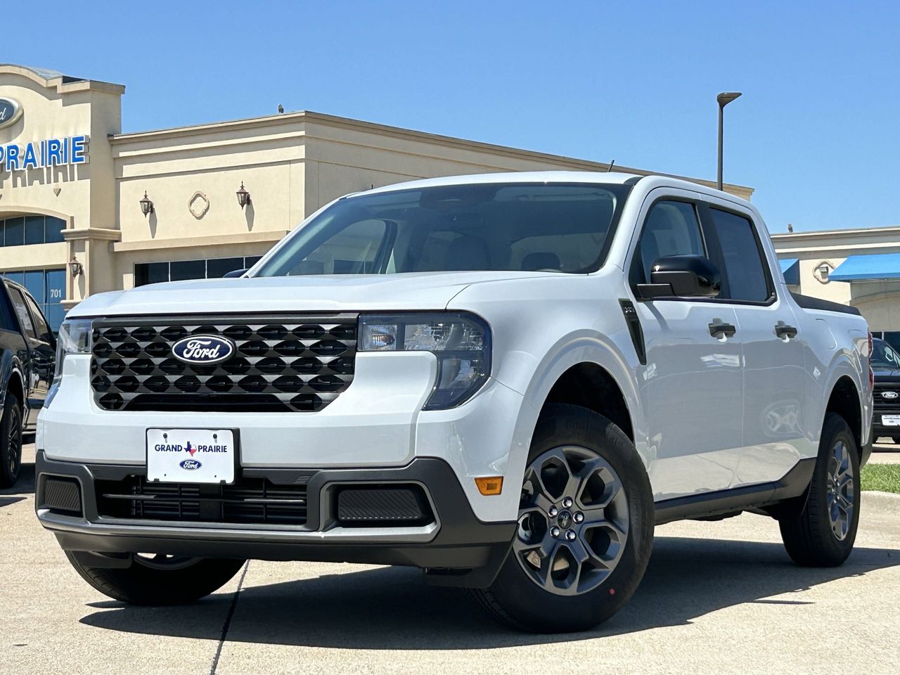 2025 Ford Maverick XLT photo 2