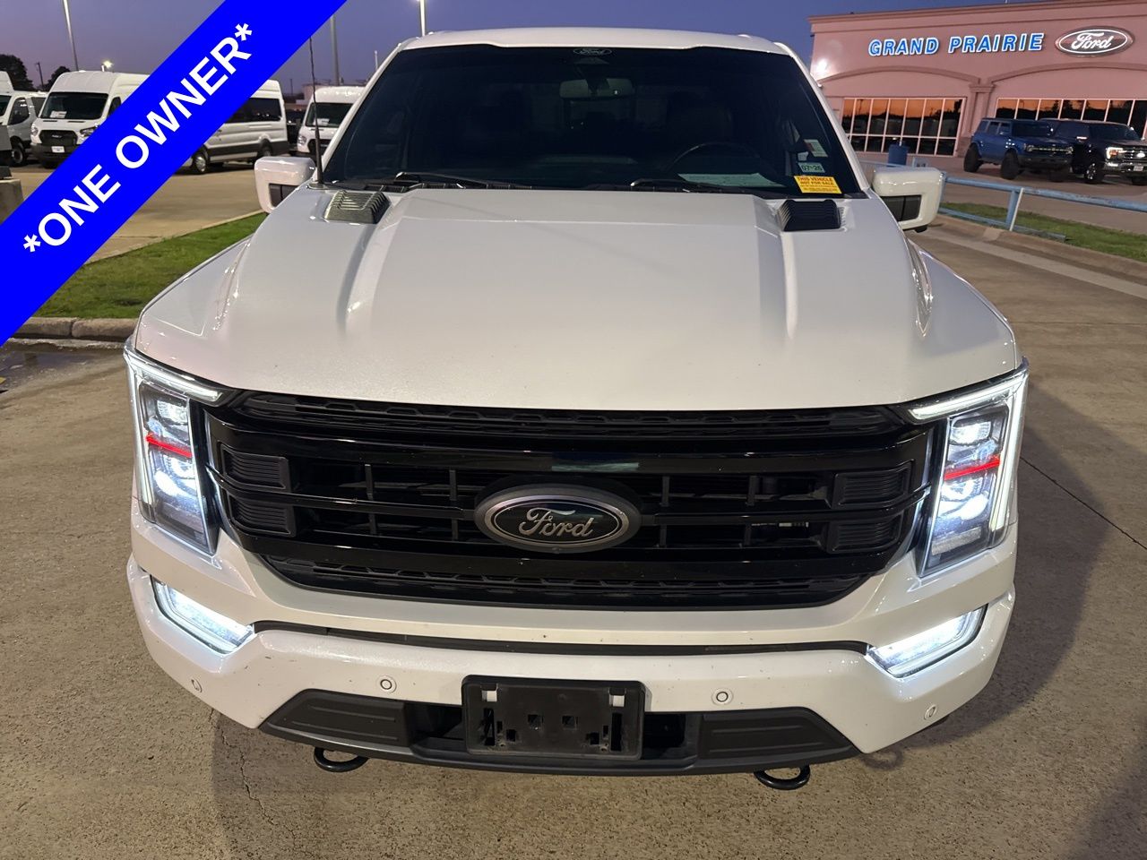 2022 Ford F-150 Platinum photo 2