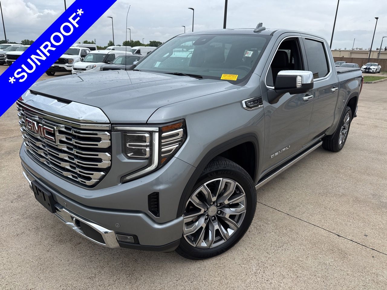 2023 GMC Sierra 4WD Crew Cab Short Box Denali's photo
