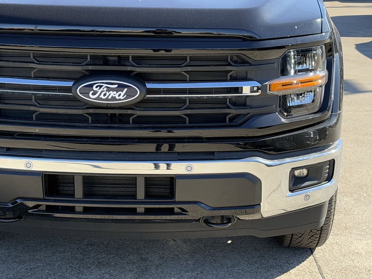2025 Ford F-150 XLT - Photo 9
