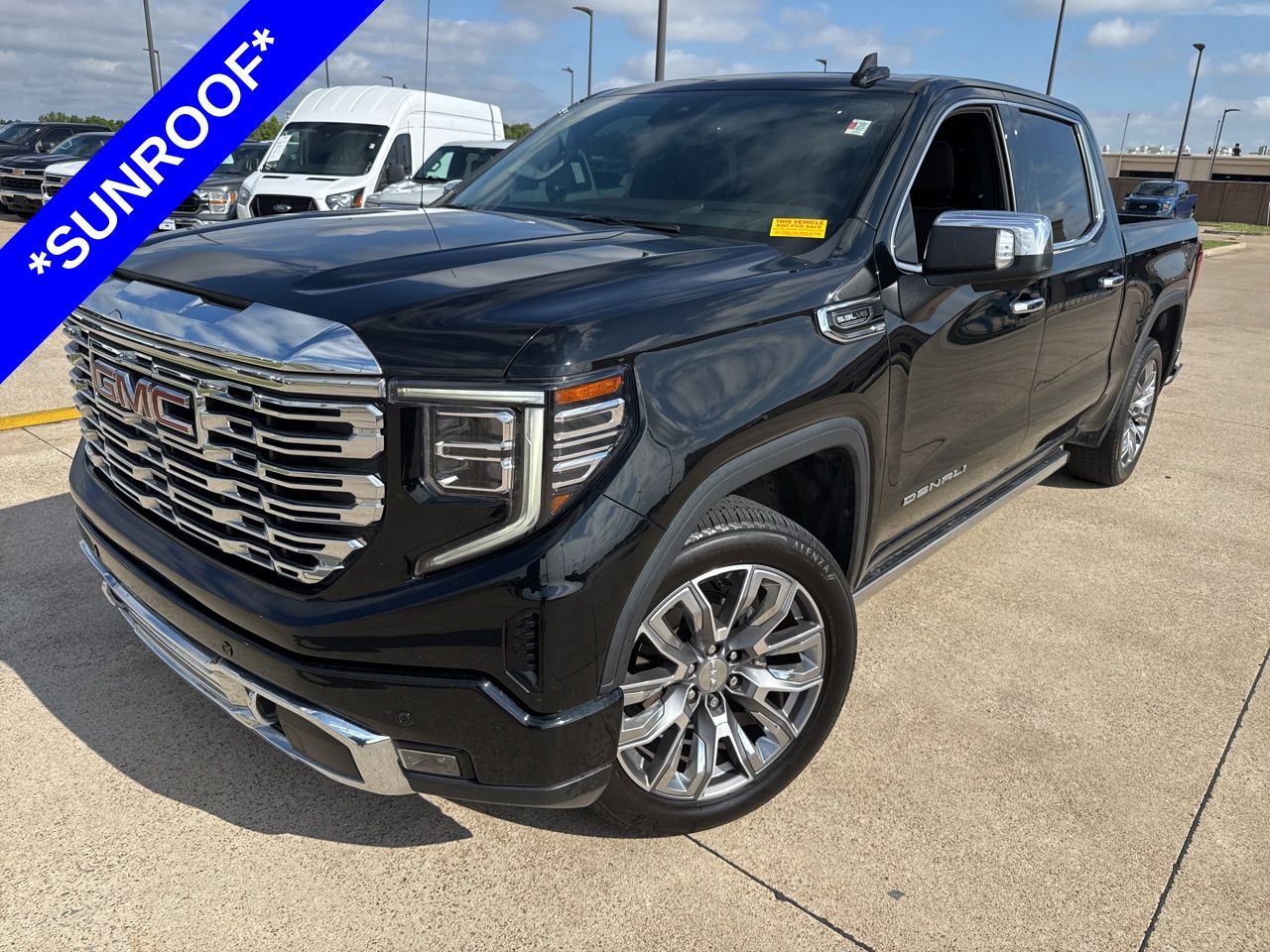 2023 GMC Sierra 4WD Crew Cab Short Box Denali's photo