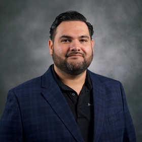 Staff member Jose Magdaleno from ID_090da989e6ae