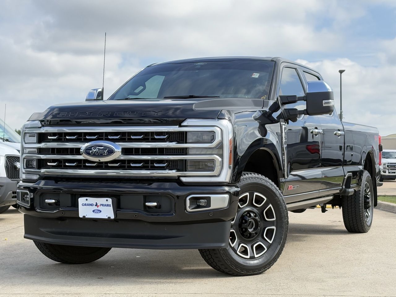 2024 Ford F-350 Platinum 4x4 Crew Cab 8' Box SRW's photo