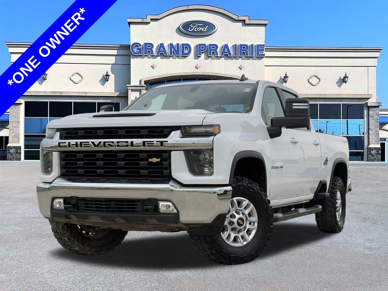 2022 Chevrolet Silverado HD LT 4WD Crew Cab Standard Box's photo