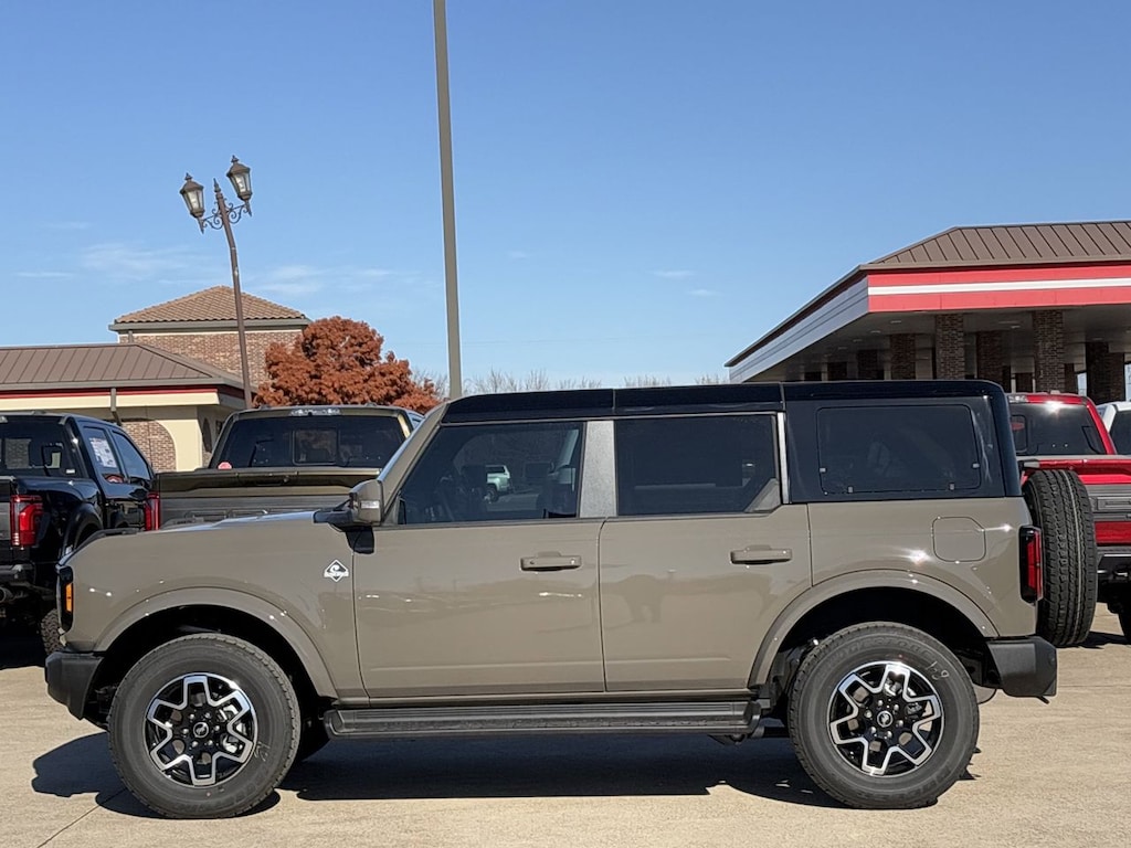 New 2025 Ford Bronco Outer Banks SUV
