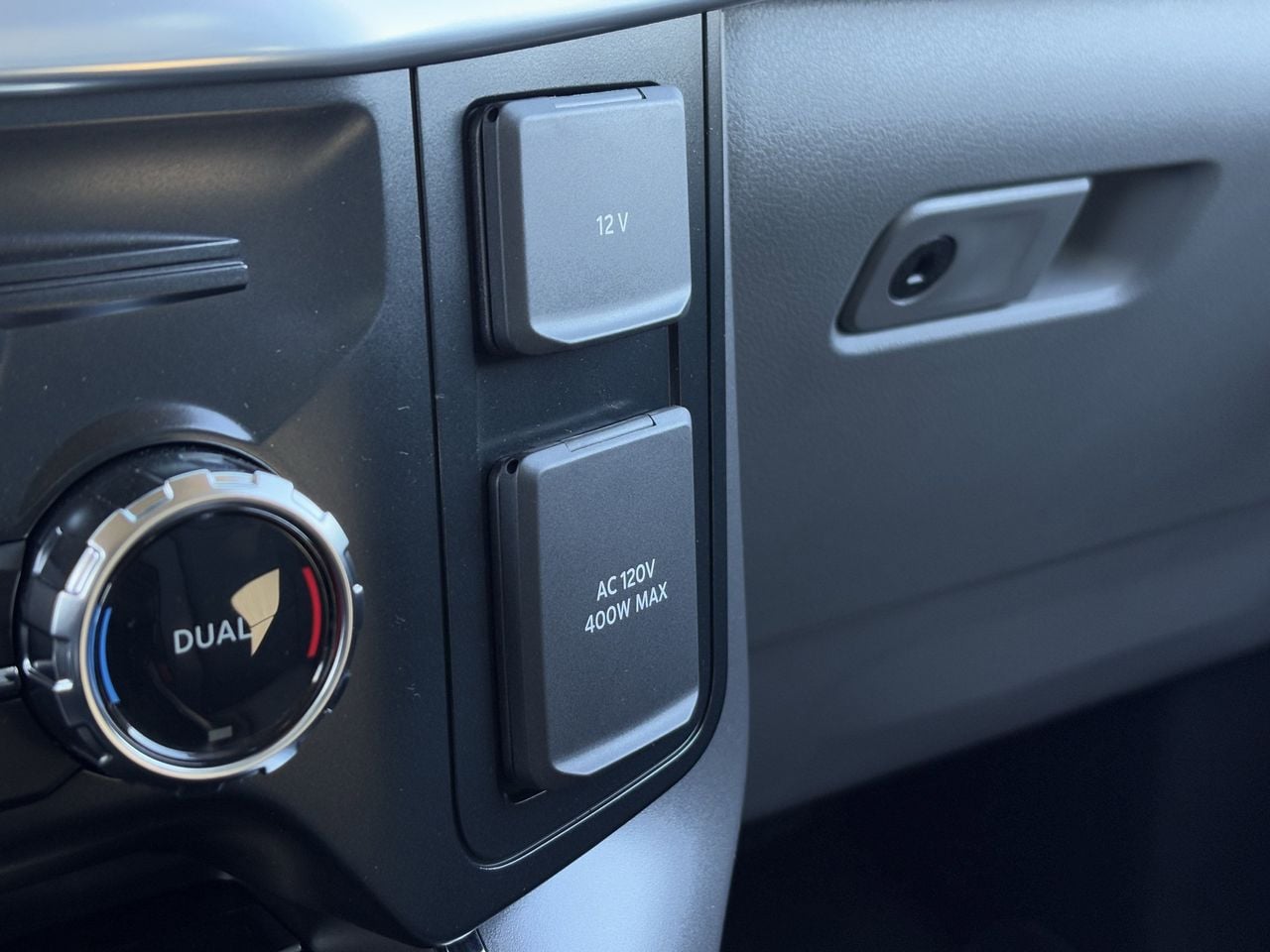 2025 Ford F-150 Lariat - Photo 22