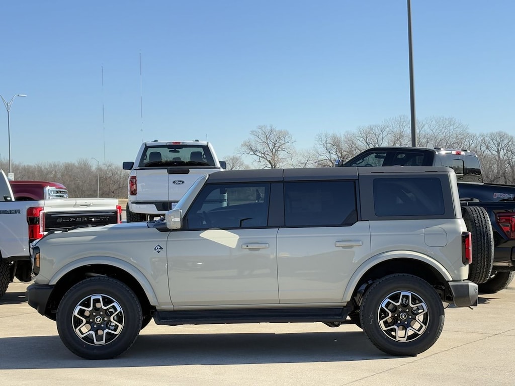 New 2025 Ford Bronco Outer Banks SUV