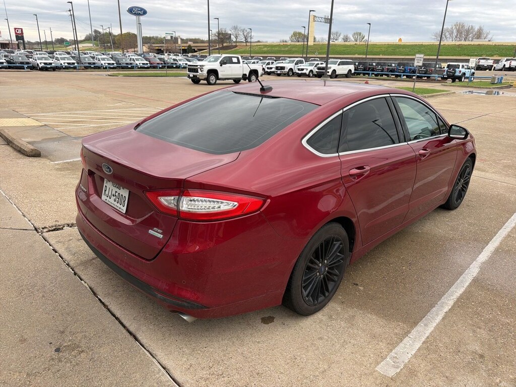 Used 2016 Ford Fusion SE Sedan
