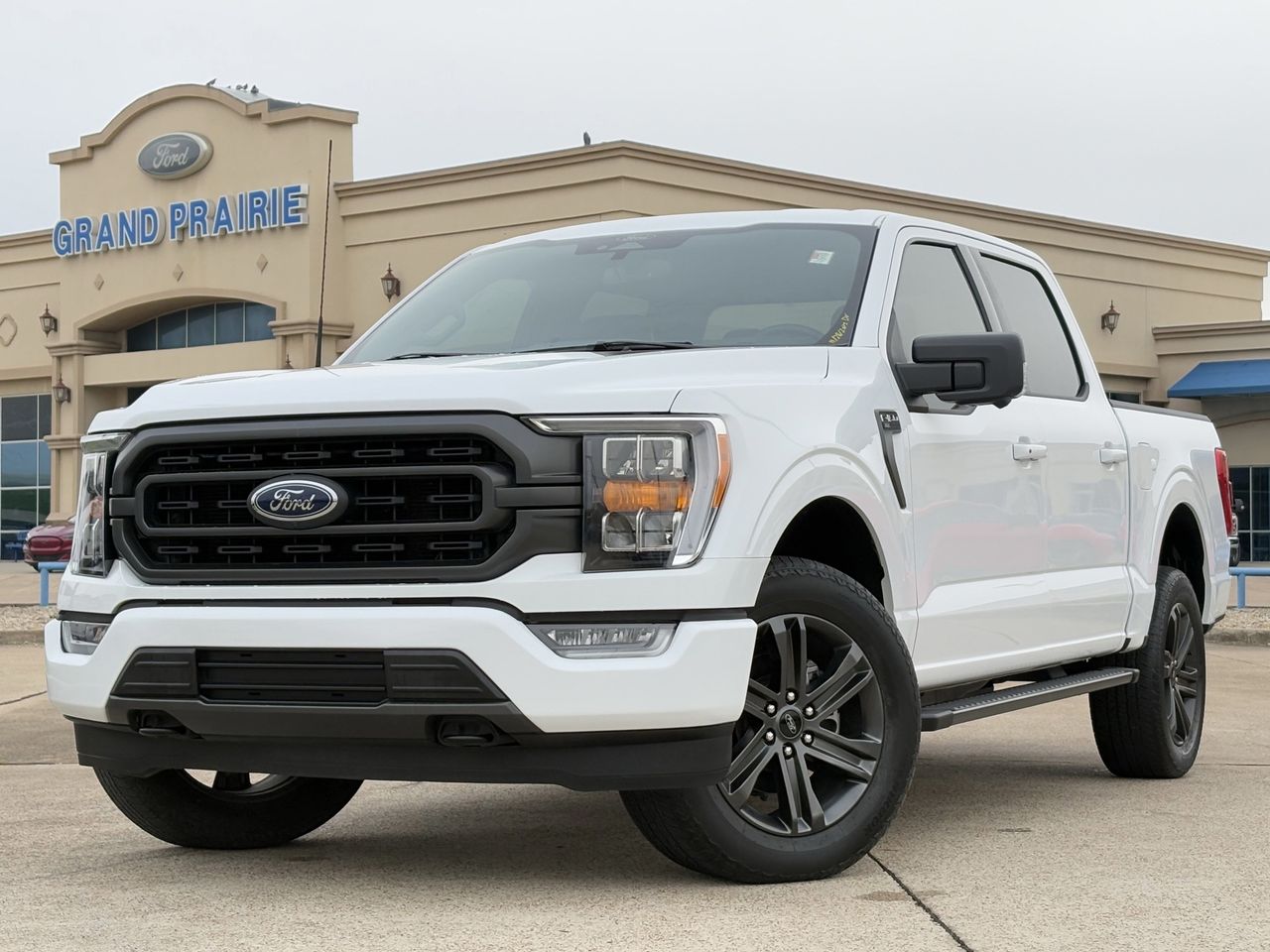 2022 Ford F-150 XLT photo 2