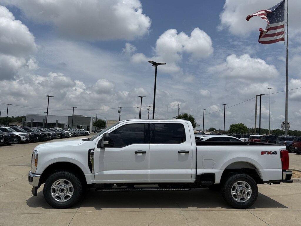 New 2026 Ford F-250 XLT Truck Crew Cab