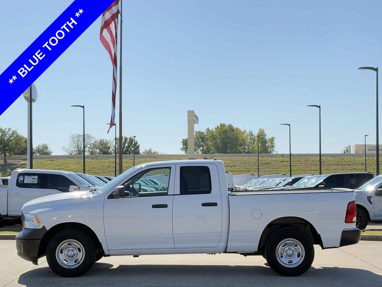 2022 Ram 1500 Classic Tradesman photo 3