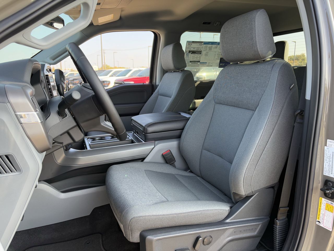 2025 Ford F-150 XLT - Photo 26