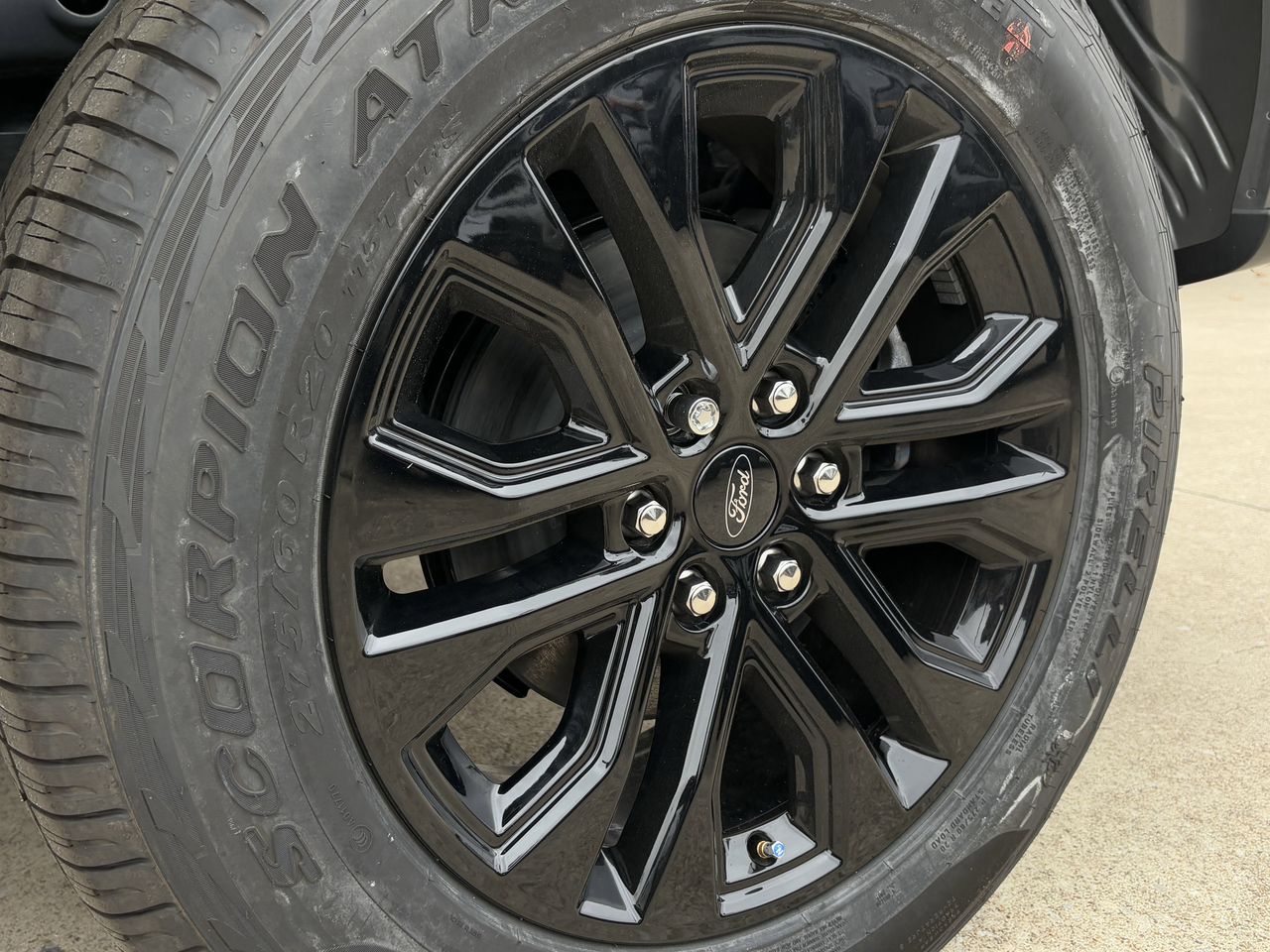 2025 Ford F-150 XLT - Photo 9