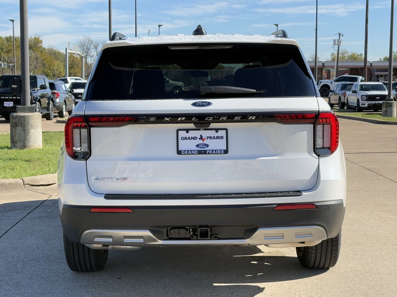 2026 Ford Explorer Active - Photo 6