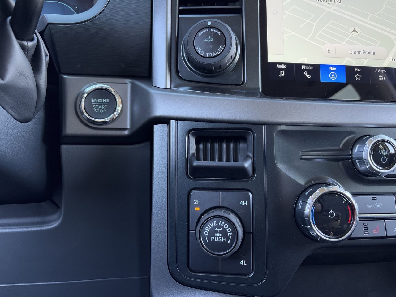 2025 Ford F-150 XLT - Photo 20