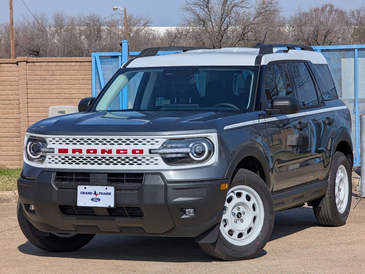 2025 Ford Bronco Sport Heritage photo 2