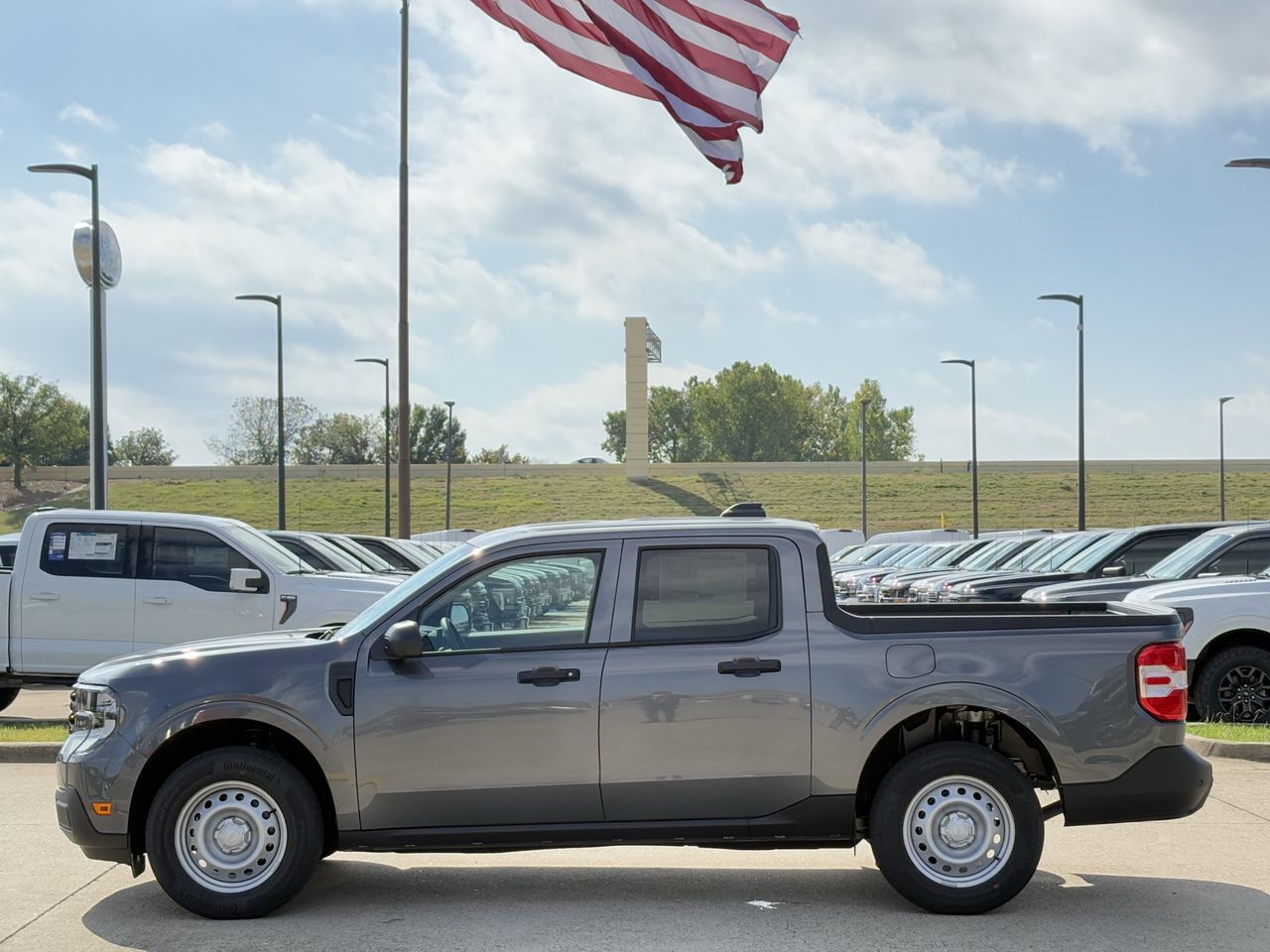 2025 Ford Maverick XL photo 3