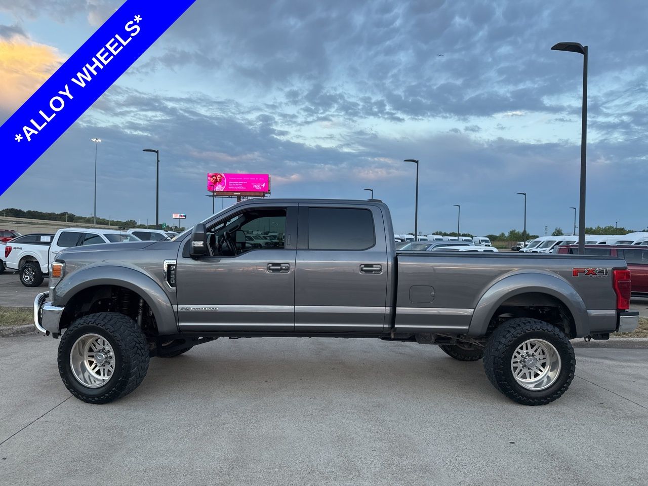 2022 Ford F-350 Lariat photo 3