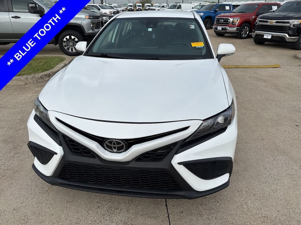 Used 2022 Toyota Camry SE Sedan