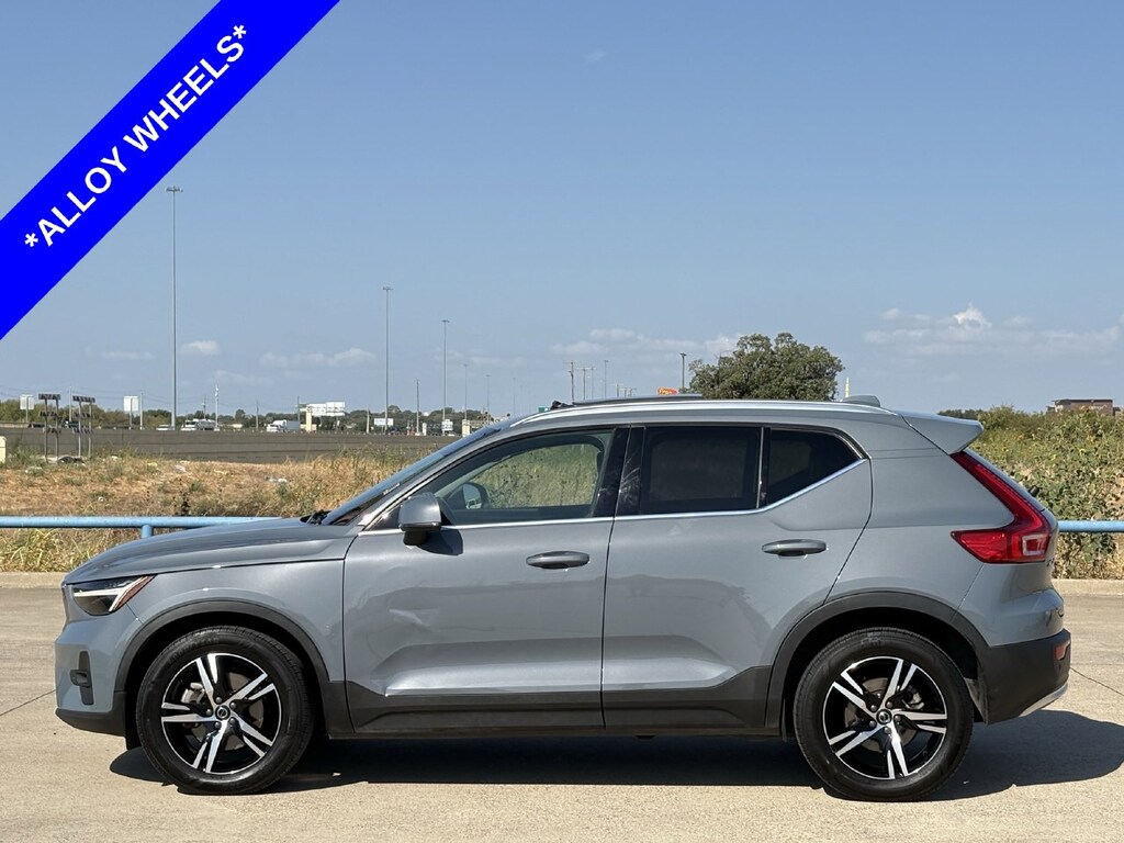 Used 2023 Volvo XC40 B5 Plus Bright Theme SUV