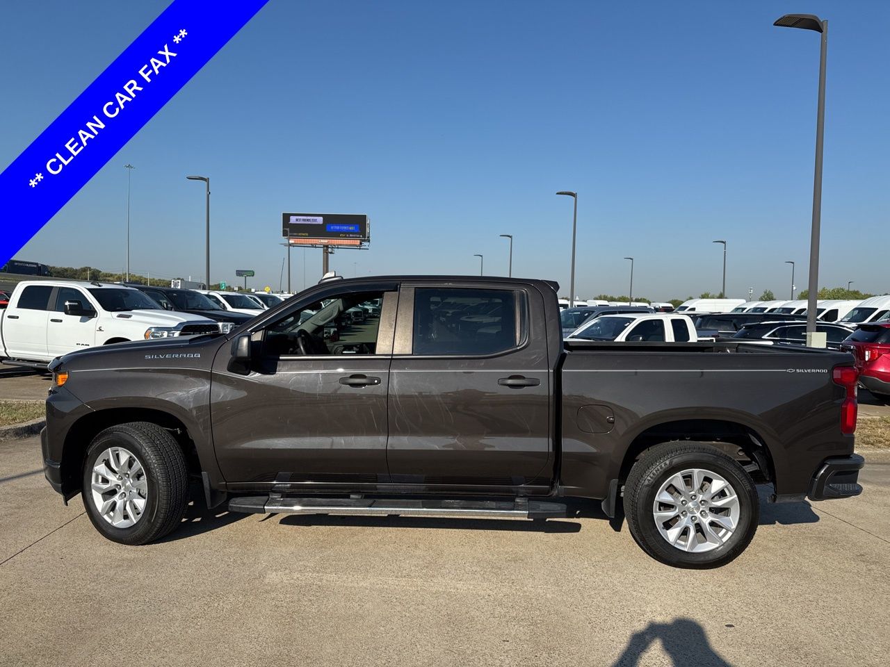 2021 Chevrolet Silverado 1500 Custom photo 3