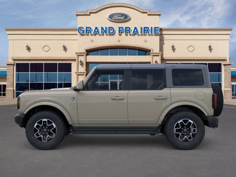 2025 Ford Bronco Outer Banks photo 2