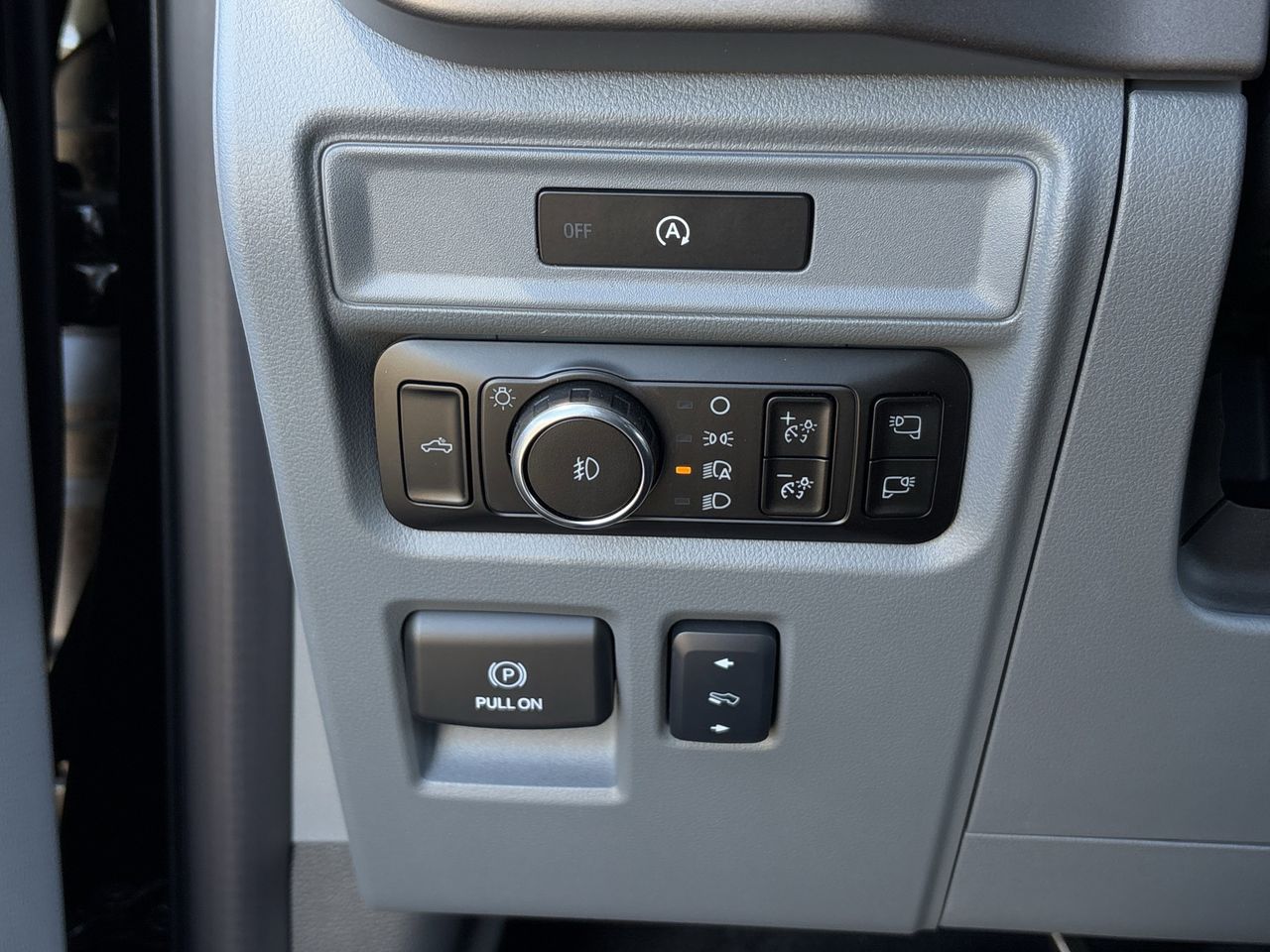 2025 Ford F-150 XLT - Photo 23