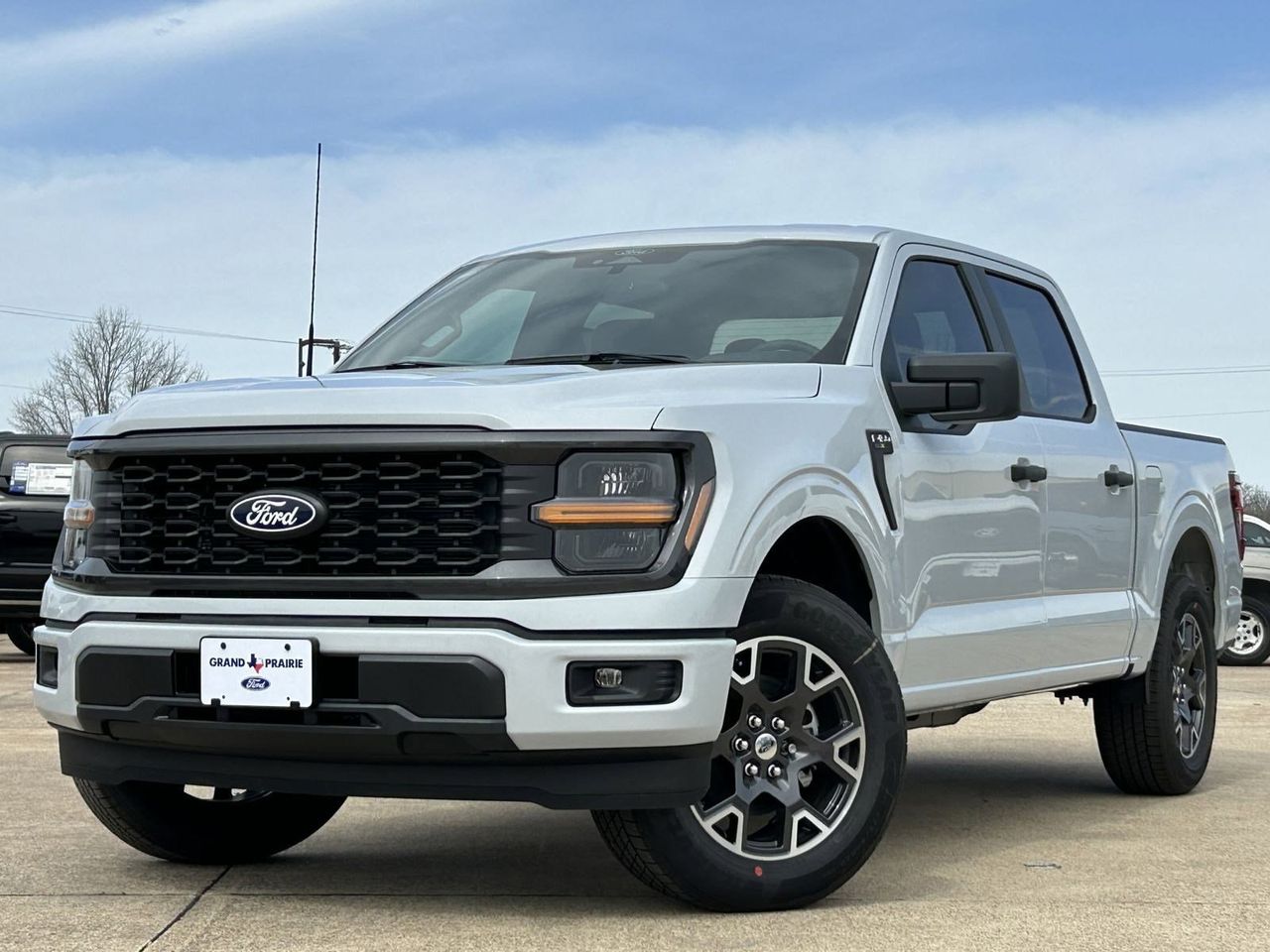 2025 Ford F-150 STX photo 2