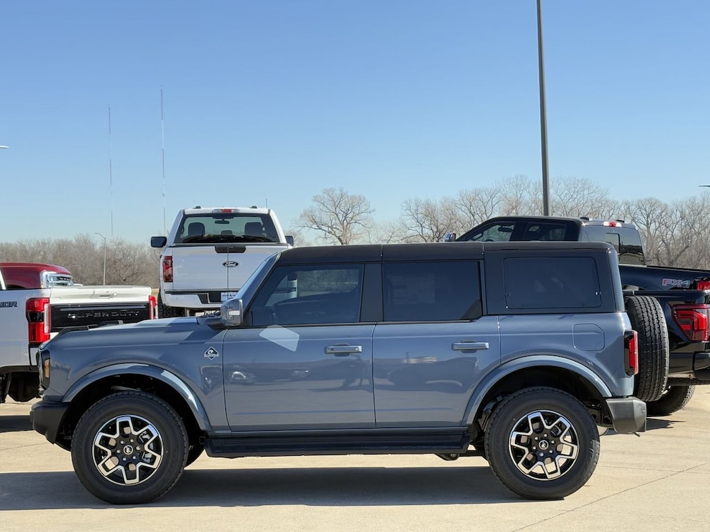 New 2025 Ford Bronco Outer Banks SUV