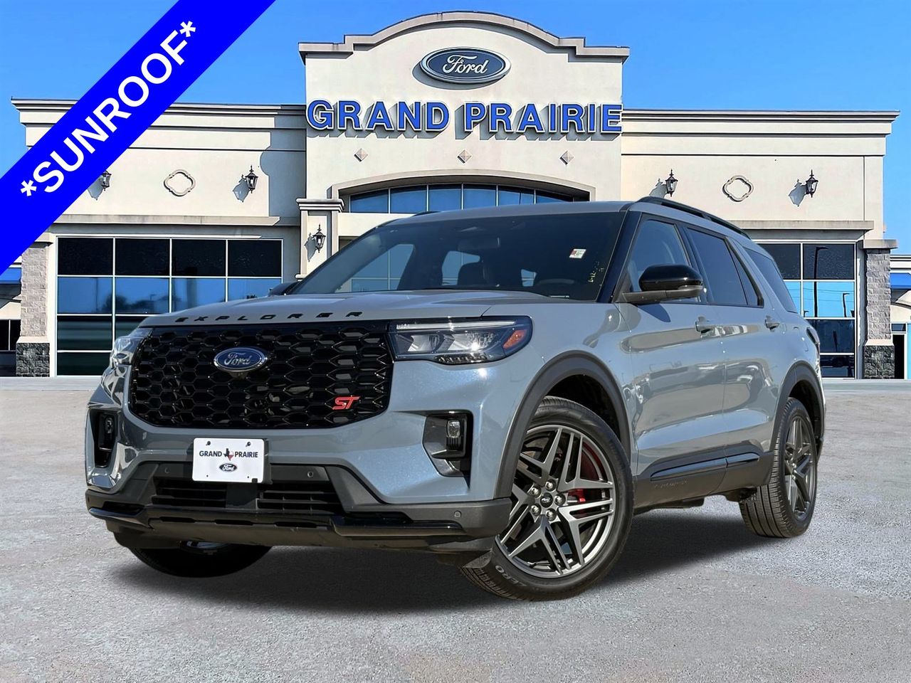 2025 Ford Explorer ST's photo