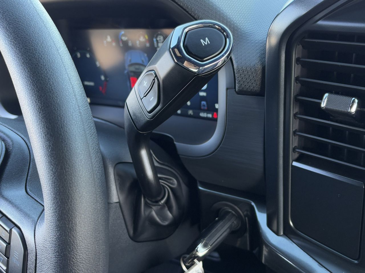 2025 Ford F-150 STX - Photo 16
